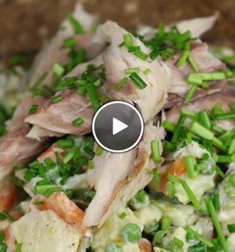 Poolse salade met gerookte makreel
