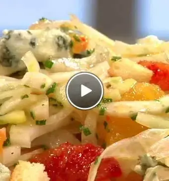 Venkelsalade met bloedsinaasappel en roquefort