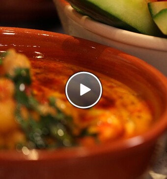 Hummus met zhuk en harissa