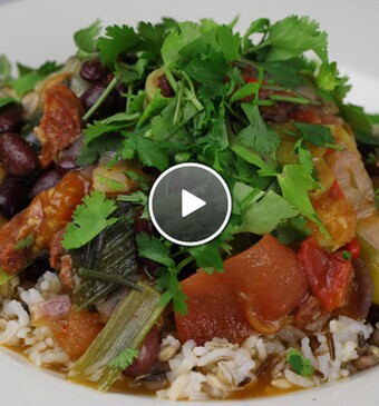 Pittige kip met bonenstoof