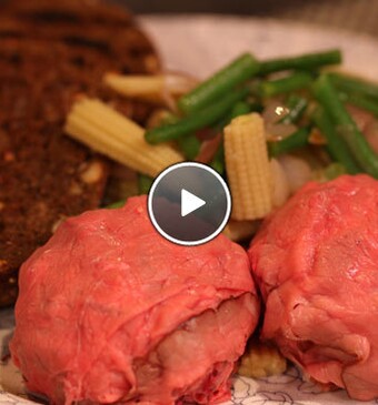 Rosbiefbonbon met groente in het zuur