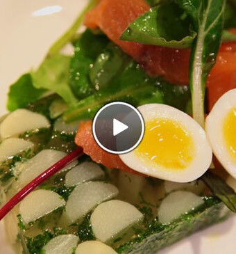 Aspic van witte asperges met verse kruiden