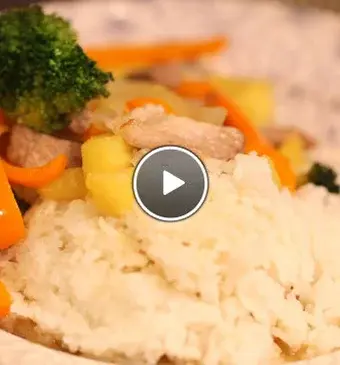 Hamlappen in zoetzure saus met witte rijst