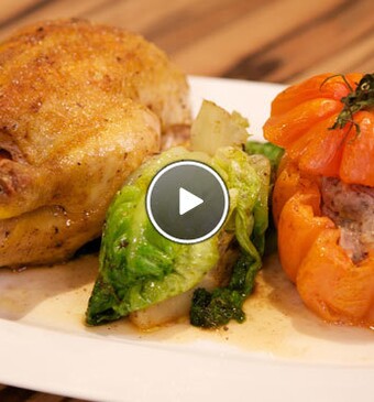 Piepkuiken a la Johnny met gevulde tomaten