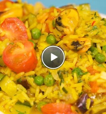 Makkelijke paella met cherrytomaten