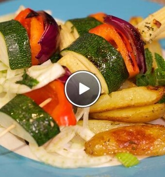 Groentespiesjes met mini-maïs en venkelsalade