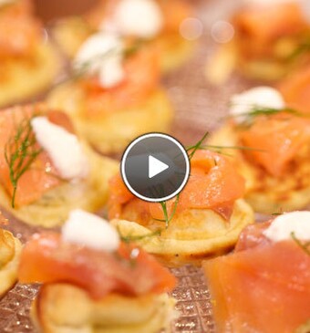 Annabel’s kruidenbeignets met gerookte zalm