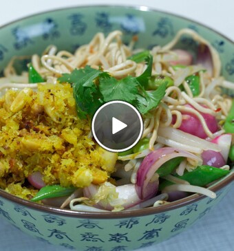 Supersnelle vegetarische wokschotel & Serundeng