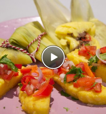 Tamales met pittige salsa uit Mexico & gebakken funchi