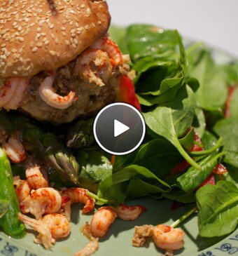 Aziatische surf ‘n’ turfburger