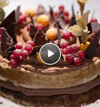Hazelnoot-chocoschuimtaart