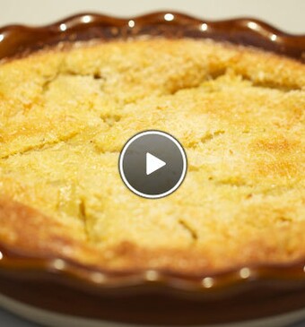 Kokosclafoutis met basilicumperen