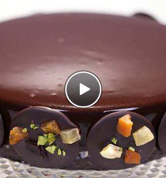 Chocoladekarameltaart met tutti frutti