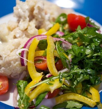 Knolstamppot met blauwe kaas