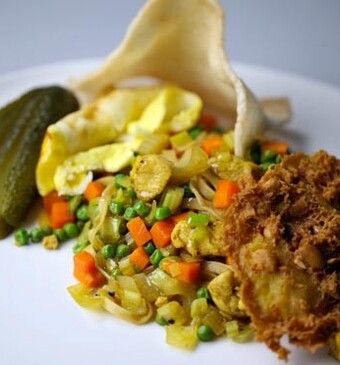 Bami Goreng (gebakken mie) & Rempejeh