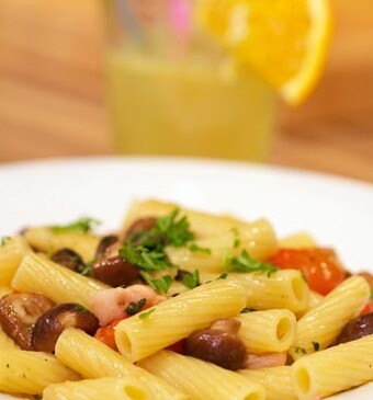 Rigatoni alla boscaiola (pasta met bospaddenstoelen)