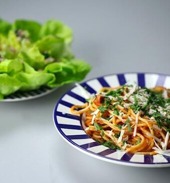 Slurpspaghetti met groene salade