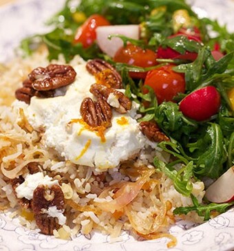 Gekaramelliseerde sjalottenrijst