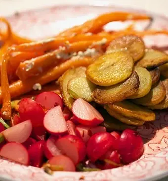 Geroosterde bospeen met zoetzure radijs