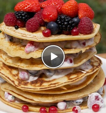 Rood fruit pannenkoekentaart