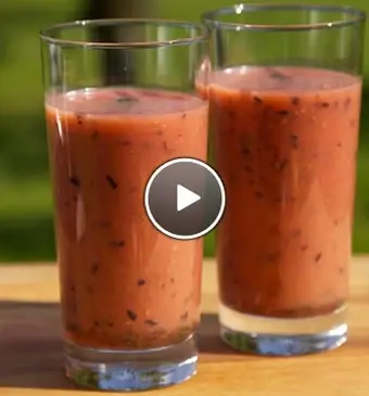 Rode smoothie met muntsiroop