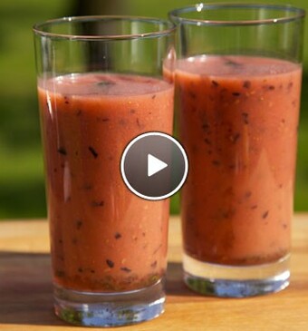 Rode smoothie met muntsiroop