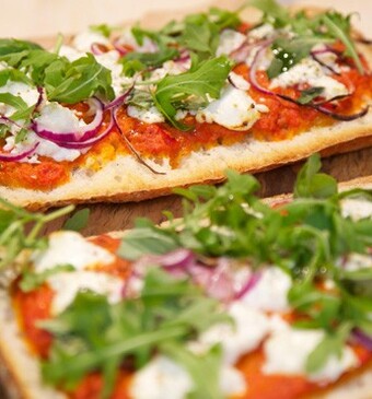 Snelle geitenkaaspizza