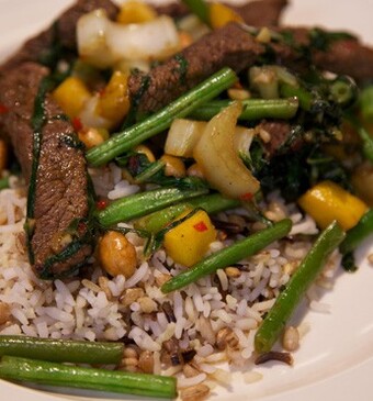 Spicy geroerbakte runderbaklapjes