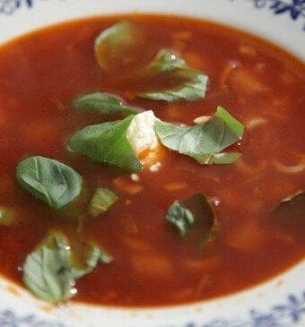 Supersnelle tomatensoep met pasta