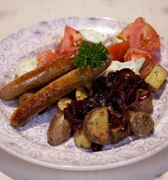 Rode uiencompote met mozzarella-tomaten uit de oven