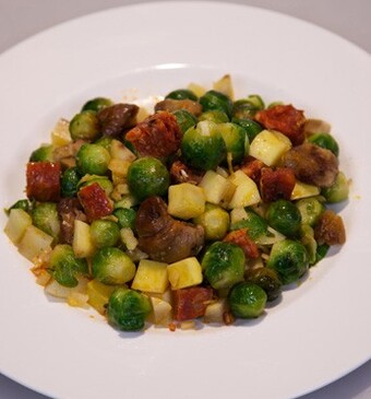 Spruitjes-ovenschotel met chorizo