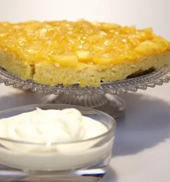 Appeldessert met amandelvulling en calvadosroom