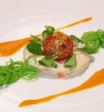 Zalmrilette met geroosterde tomatendressing