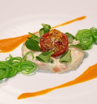 Zalmrilette met geroosterde tomatendressing