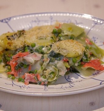Prei-ovenschotel met gerookte zalm