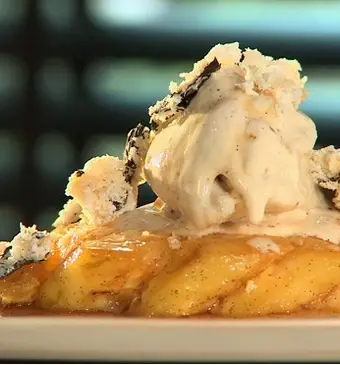 Gekaramelliseerde ananas met homemade ijs