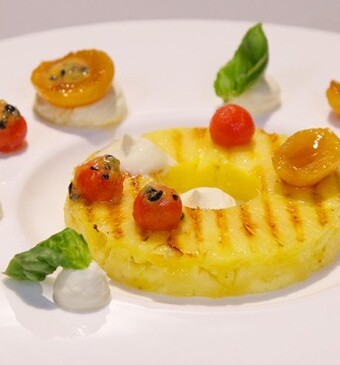 Gegrilde ananas met papaja en mascarpone