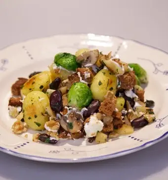 Groenteschotel met walnotencrumble