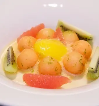Meloenfrappé met mangosorbetijs