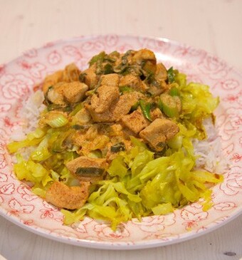 Indiase spitskool met kardemomrijst