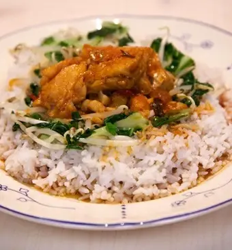 Kabeljauw in pittige ketjap-tomatensaus