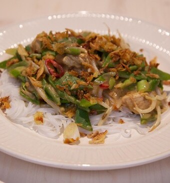 Snijbonen in satésaus met mihoen