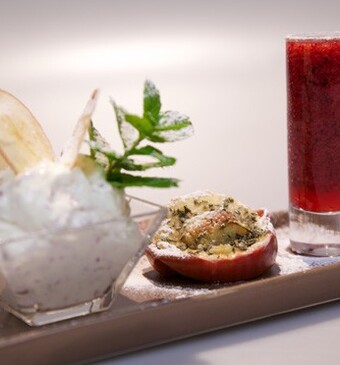 Gepofte sterappels met cranberrysorbet en cranberryhangop