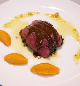 Rosbief van hert met bockbiersaus