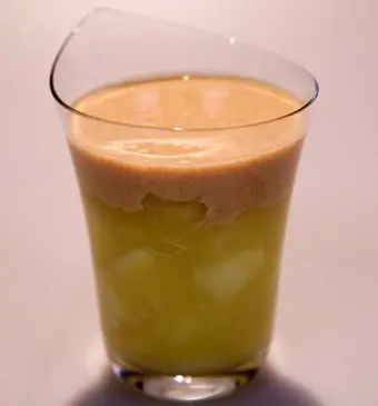 Kaneelyoghurt met appel-gembercompote