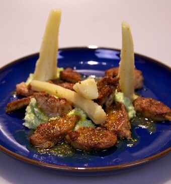 Krokante kalfszwezerik met puree van knolselderij en mosterdvinaigrette