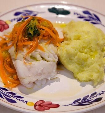 Kabeljauw met puree en wortelsalade