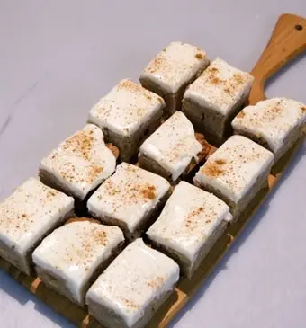 Chunky apple cake