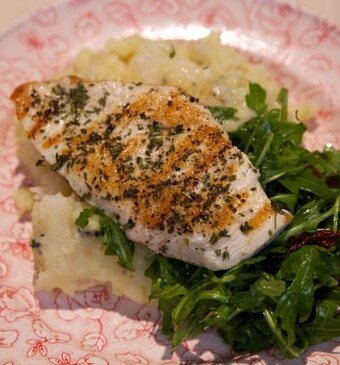 Knol-pastinaakstamppot met blauwe kaas