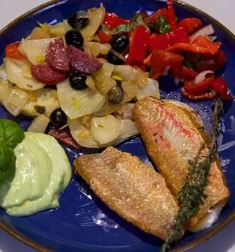 Finocchio al vino con crema di avocado con triglie (venkel in witte wijn met een crème van avocado en rode mulfilet)